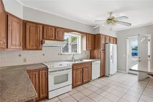 17 Victory St, Cumberland, RI 02864 - Photo 13