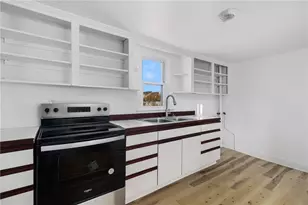 1609 W Main Rd, Middletown, RI 02842 - Photo 9