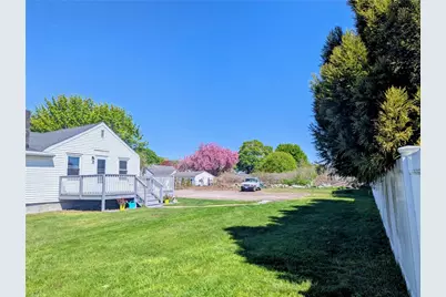 1609 West Main Road, Middletown, RI 02842 - Photo 5