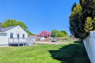 1609 W Main Rd, Middletown, RI 02842 - Photo 5
