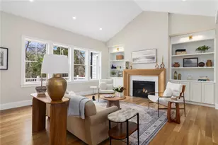 01 Venus Dr, Warwick, RI 02818 - Photo 5