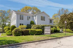 33 College Hill Rd, Warwick, RI 02886 - Photo 1