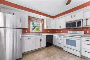 65 Redland Ave, East Providence, RI 02916 - Photo 9