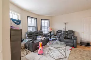 45 Ayrault St, Providence, RI 02908 - Photo 11