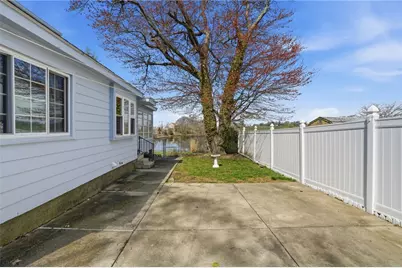 680 Veterans Memorial Parkway, East Providence, RI 02914 - Photo 27