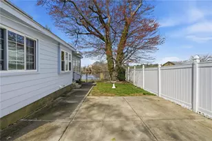 680 Veterans Memorial Pkwy, East Providence, RI 02914 - Photo 27