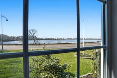 680 Veterans Memorial Parkway, East Providence, RI 02914 - Photo 15