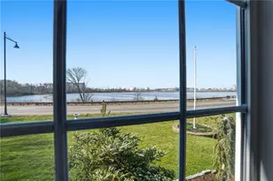 680 Veterans Memorial Pkwy, East Providence, RI 02914 - Photo 15