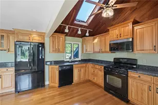 128 Grandview Ave, Lincoln, RI 02865 - Photo 5