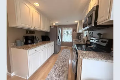 131 Glen Meadows Drive, Pawtucket, RI 02861 - Photo 5