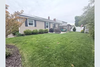 131 Glen Meadows Drive, Pawtucket, RI 02861 - Photo 9