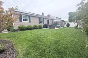 131 Glen Meadows Dr, Pawtucket, RI 02861 - Photo 9