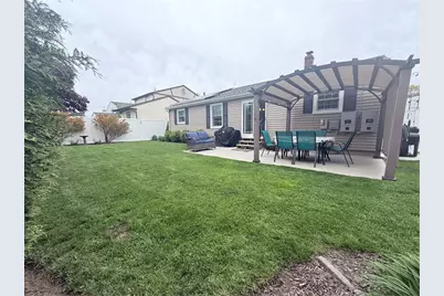 131 Glen Meadows Drive, Pawtucket, RI 02861 - Photo 7