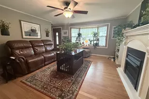 131 Glen Meadows Dr, Pawtucket, RI 02861 - Photo 11