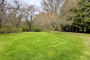 6 Lakewood Dr, Narragansett, RI 02882 - Photo 9