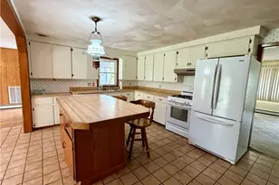 6 Lakewood Dr, Narragansett, RI 02882 - Photo 3