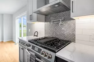 212 St Louis Ave, Woonsocket, RI 02895 - Photo 9