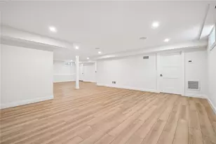 16 Lookout Ln, Portsmouth, RI 02871 - Photo 41