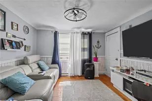 61 Robin St, Providence, RI 02908 - Photo 7