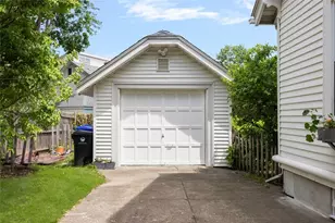11 Glenwood Ave, Pawtucket, RI 02860 - Photo 49
