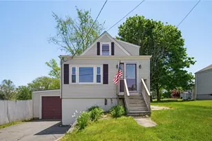 34 Farnum St, Tiverton, RI 02878 - Photo 1