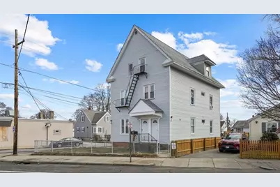 471 Smithfield Avenue, Pawtucket, RI 02860 - Photo 1