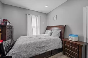 471 Smithfield Ave, Pawtucket, RI 02860 - Photo 15
