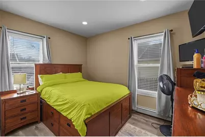 471 Smithfield Avenue, Pawtucket, RI 02860 - Photo 13