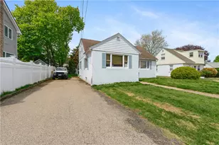 35 Treasure Rd, Narragansett, RI 02882 - Photo 3