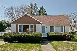 35 Treasure Rd, Narragansett, RI 02882 - Photo 1