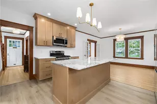26 Welfare Ave, Cranston, RI 02910 - Photo 9