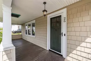 26 Welfare Ave, Cranston, RI 02910 - Photo 3