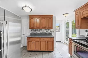 99 Potomac Rd, Warwick, RI 02888 - Photo 5