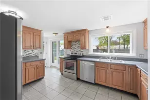 99 Potomac Rd, Warwick, RI 02888 - Photo 3
