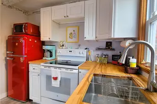 10 Collins St, Newport, RI 02840 - Photo 5
