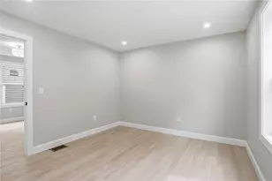 307 Oxford St, Providence, RI 02905 - Photo 7