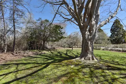 58 Vaucluse Avenue, Middletown, RI 02842 - Photo 3