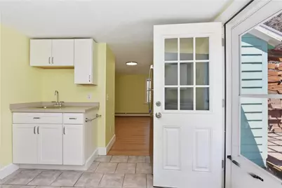 58 Vaucluse Avenue, Middletown, RI 02842 - Photo 15