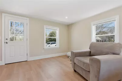 58 Vaucluse Avenue, Middletown, RI 02842 - Photo 7