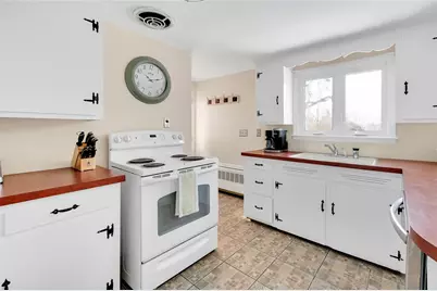 85 Treasure Road, Narragansett, RI 02882 - Photo 11