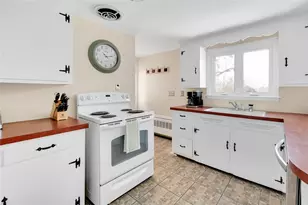 85 Treasure Rd, Narragansett, RI 02882 - Photo 11