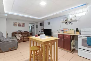 122 Perry St, Central Falls, RI 02863 - Photo 29