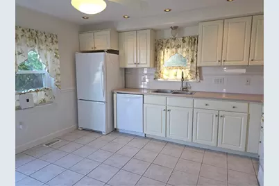 135 Cornell Street, Cranston, RI 02920 - Photo 9