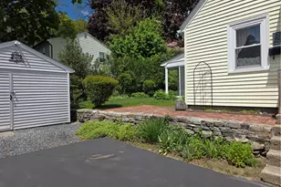 135 Cornell St, Cranston, RI 02920 - Photo 3