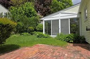 135 Cornell St, Cranston, RI 02920 - Photo 23