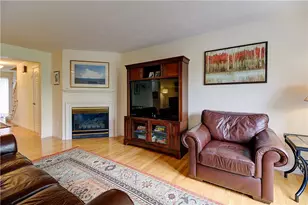 23 Waterview Dr, Smithfield, RI 02917 - Photo 3