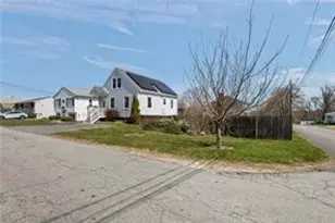 46 Irving St, North Providence, RI 02904 - Photo 17