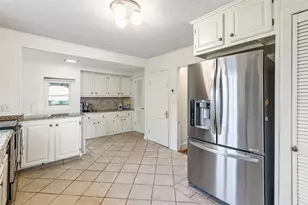 41 Buena Vista Dr, North Kingstown, RI 02852 - Photo 11