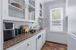 72 Academy Ave, Providence, RI 02908 - Photo 3