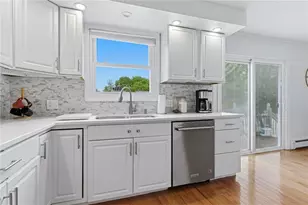 20 Stewart St, Warwick, RI 02889 - Photo 5